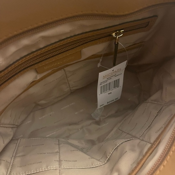 Michael Kors Tote. New with tags. - Picture 4 of 4